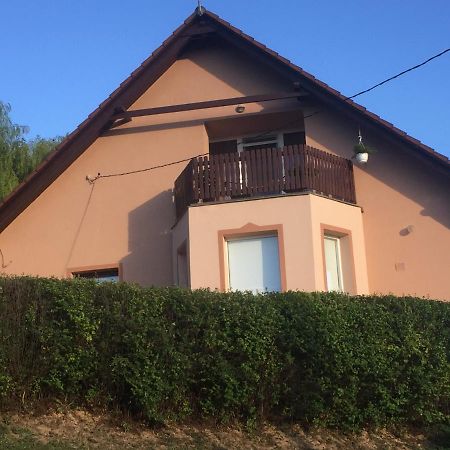 Baranya Apartman Áta Dış mekan fotoğraf